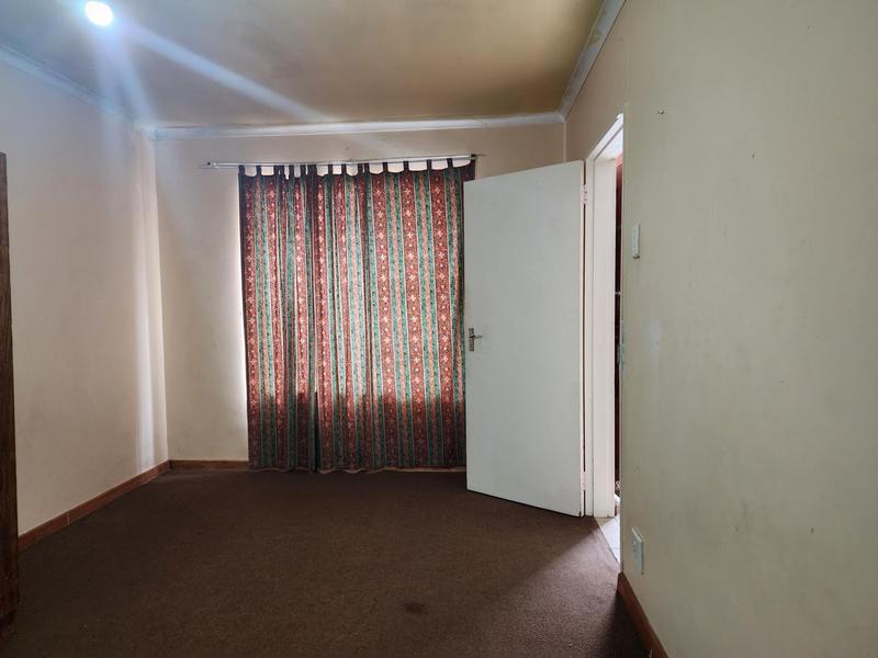 6 Bedroom Property for Sale in Zeekoevlei Western Cape